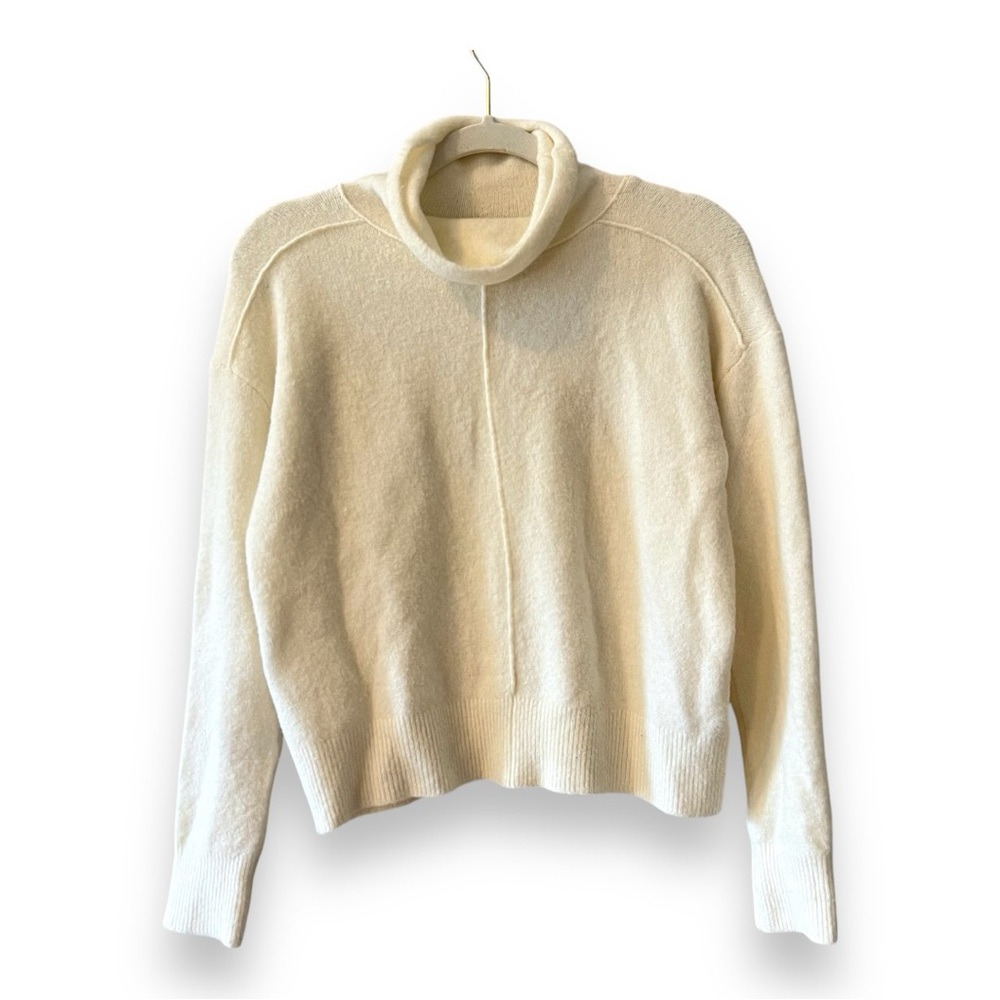 Banana Republic Cream Turtleneck Lightweight Sweater